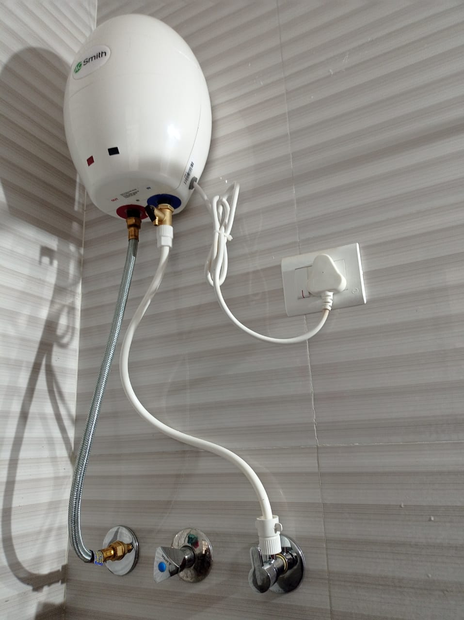 Venus geyser cleaning in Bangalore, Venus geyser descaling service, geyser cleaning near me, Venus geyser maintenance, geyser service Bangalore