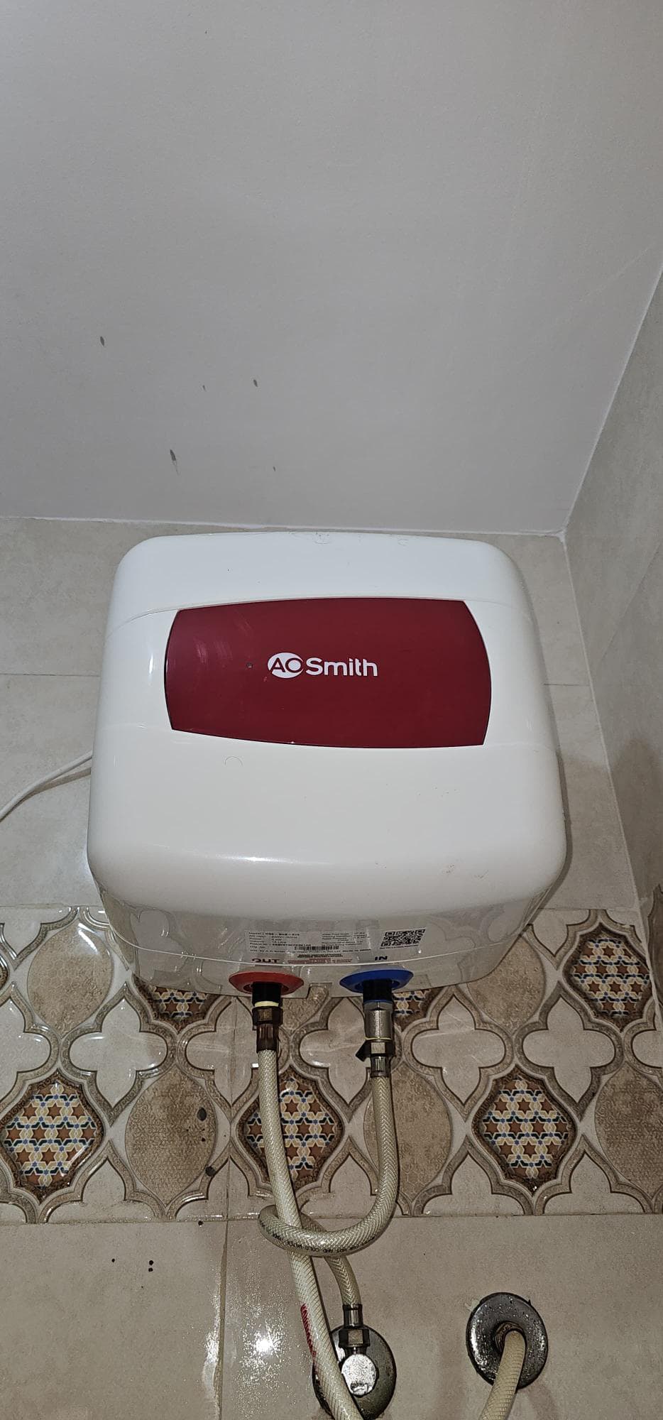 AO Smith geyser cleaning in Bangalore, descaling AO Smith geyser, AO Smith geyser service Bangalore, AO Smith geyser maintenance, geyser repair near me, AO Smith geyser service, AO Smith geyser repair 